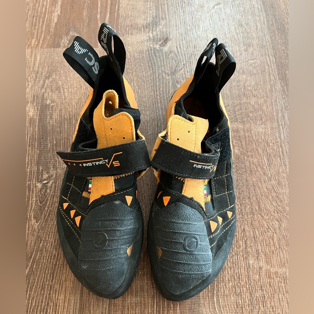 Scarpa instinct vs mens climbing shoes